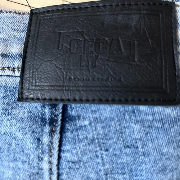 CECA UTILITY CARGO JEANS ZIPPER BLACK/BLUE
Like new condition 
Size:40 - Picture 6 of 9